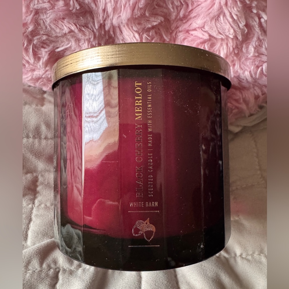 Bath & Body Works White Barn Black Cherry Merlot 3-Wick Candle